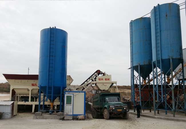 湖南(nan)衡陽穩(wěn)定土廠(chang)拌設備(bèi)客戶現(xiàn)場